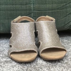 Bandolino silver wedges